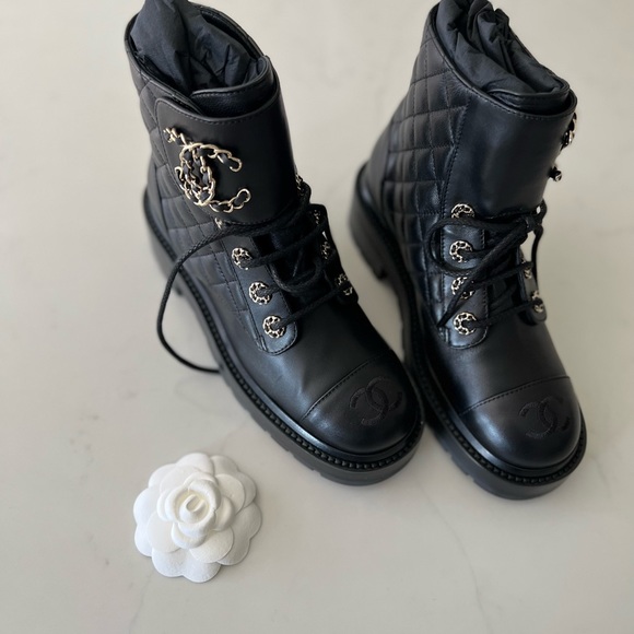 ❌SOLD❌CHANEL BOOTS - Picture 3 of 5